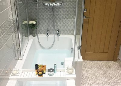 ideas for small bathrooms in hull